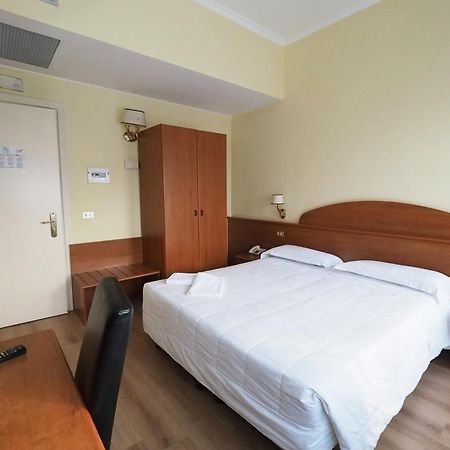 Hotel Laura โรม ภายนอก รูปภาพ
