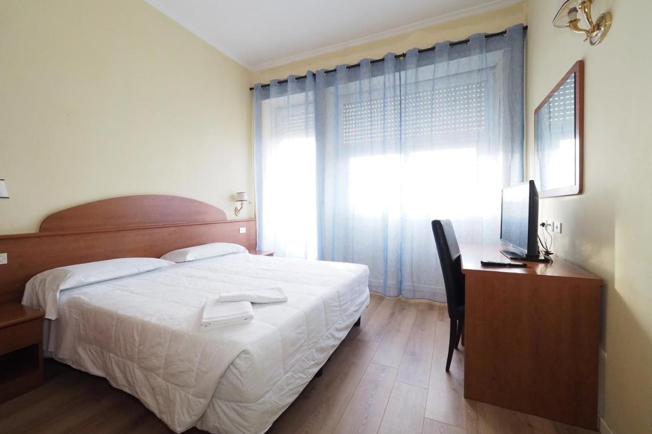 Hotel Laura โรม ภายนอก รูปภาพ