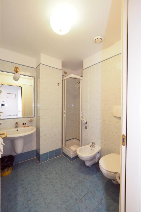 Hotel Laura โรม ภายนอก รูปภาพ