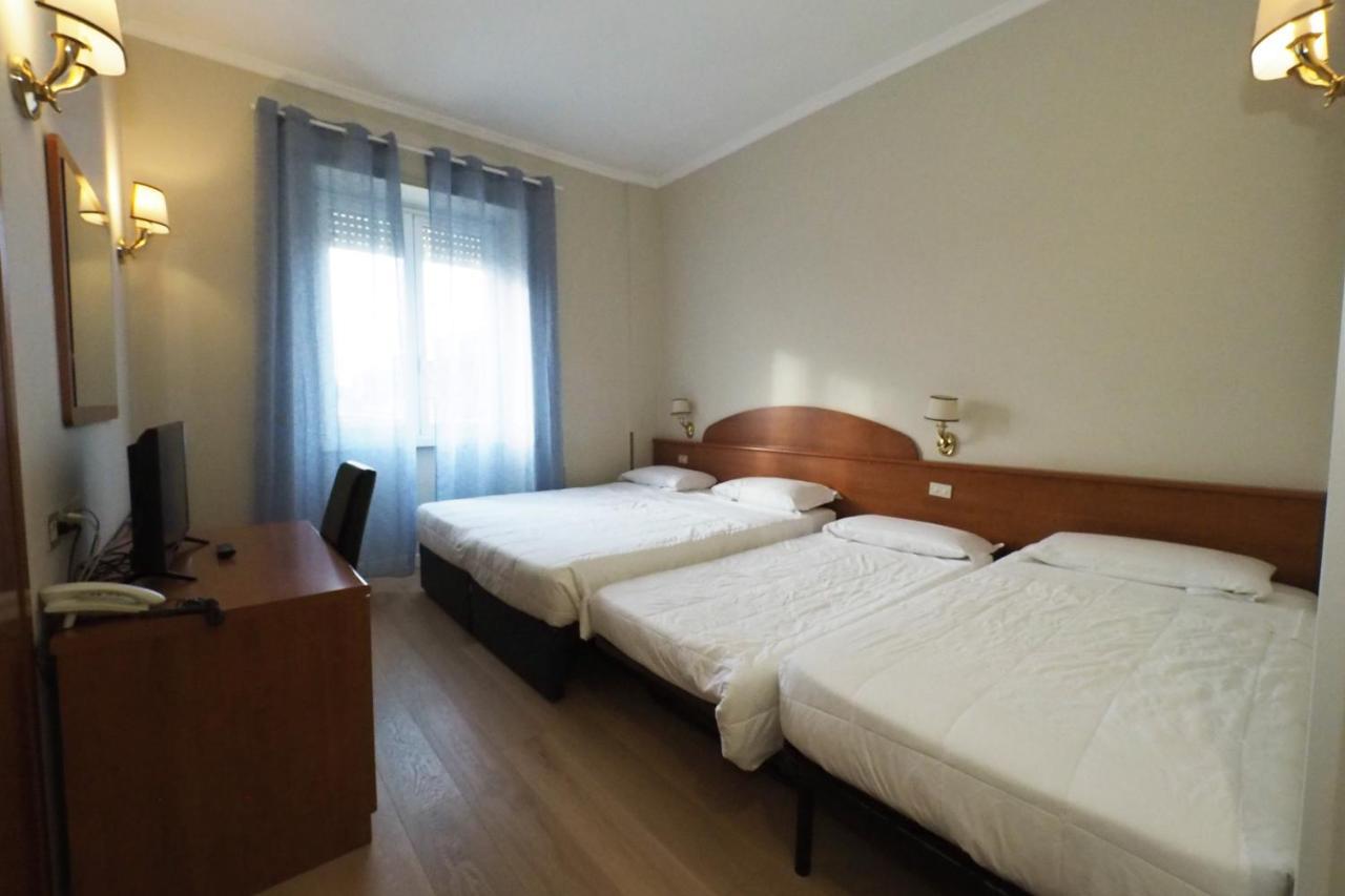 Hotel Laura โรม ภายนอก รูปภาพ
