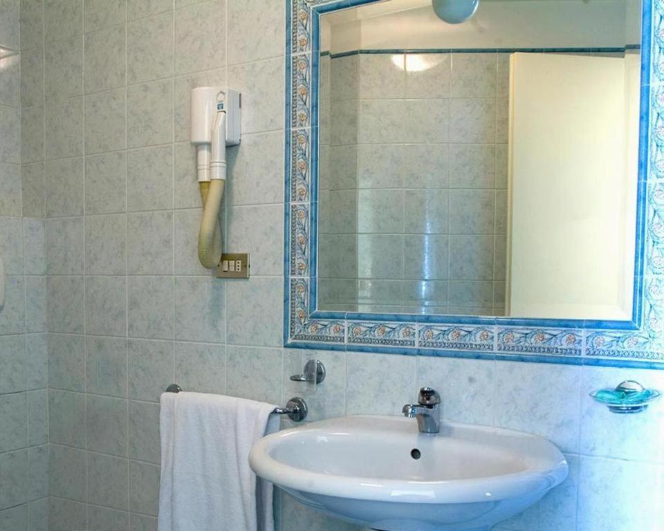 Hotel Laura โรม ภายนอก รูปภาพ