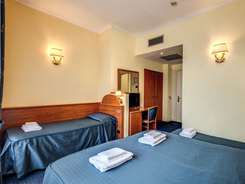 Hotel Laura โรม ภายนอก รูปภาพ